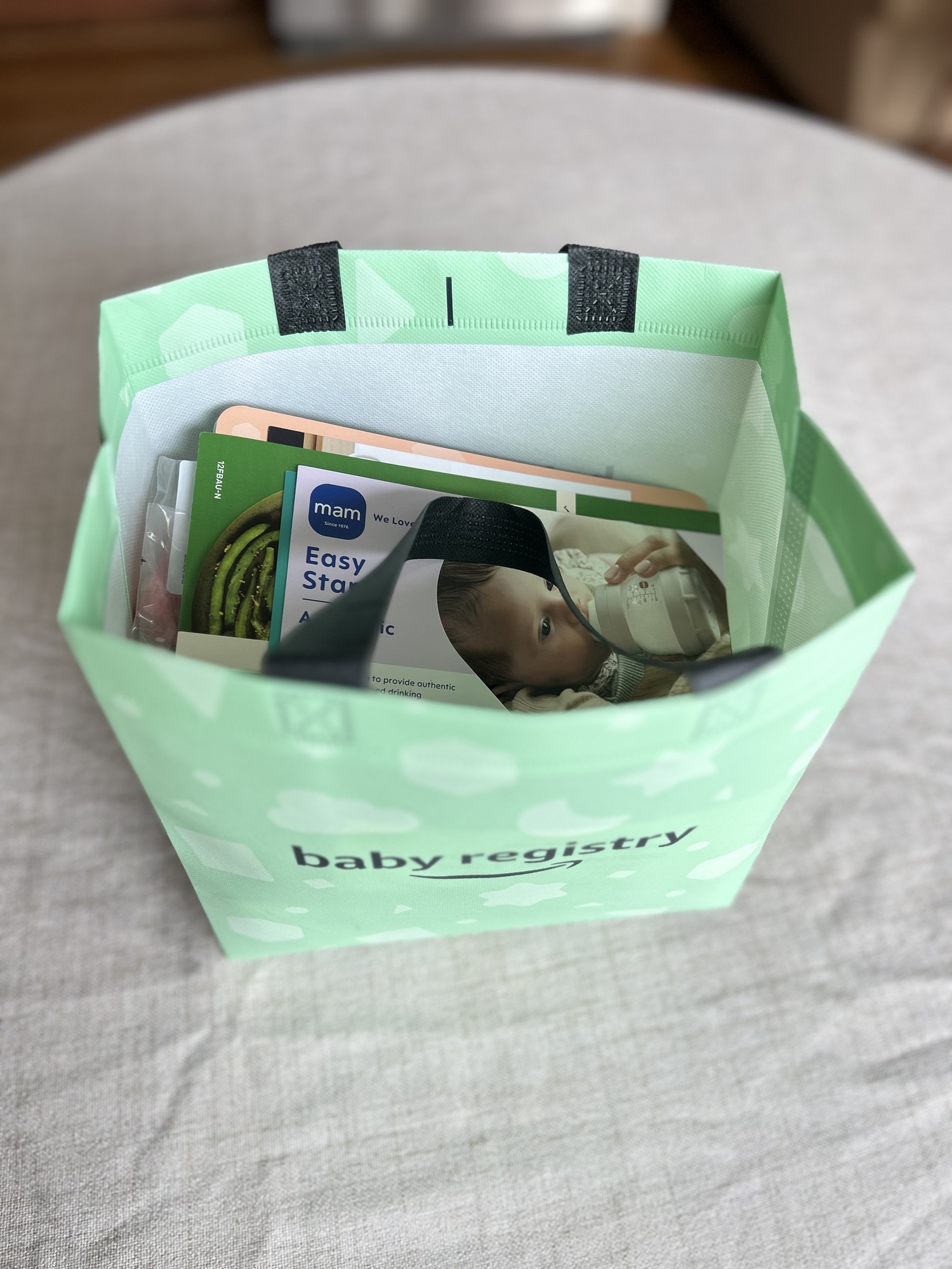 BABYL ResistanceＴシャツ付属ImportBox新品未開封 Babylist, Target, and Amazon Baby Registry Welcome Boxes Jan 2025